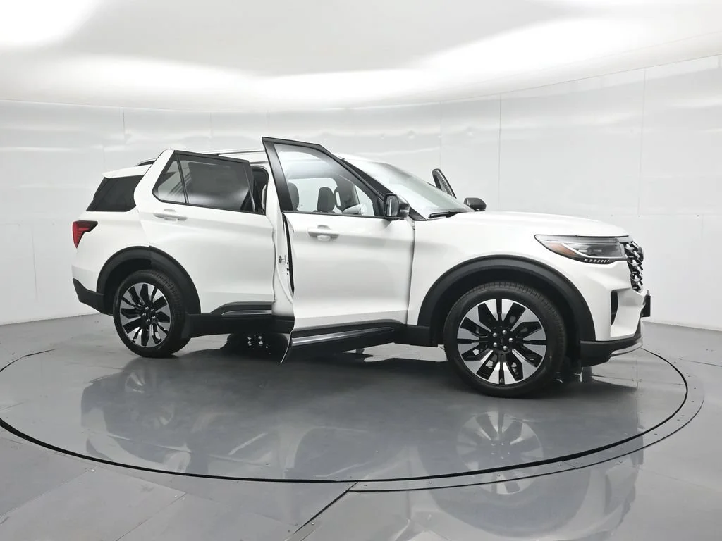 New 2026 White Ford Platinum image 30