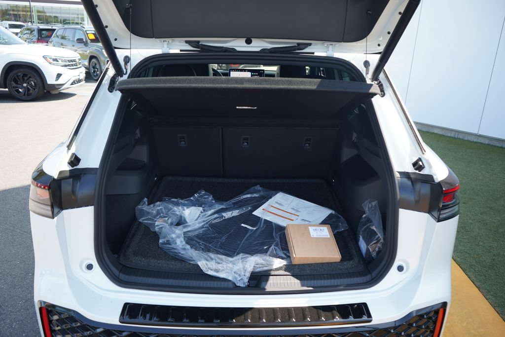 New 2026 Opal White Pearl Volkswagen SEL R-Line Turbo image 11