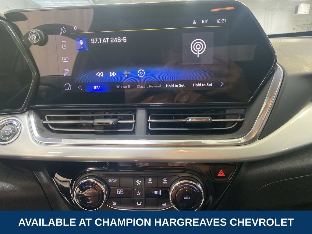 Used 2024 Summit White Chevrolet LT image 17