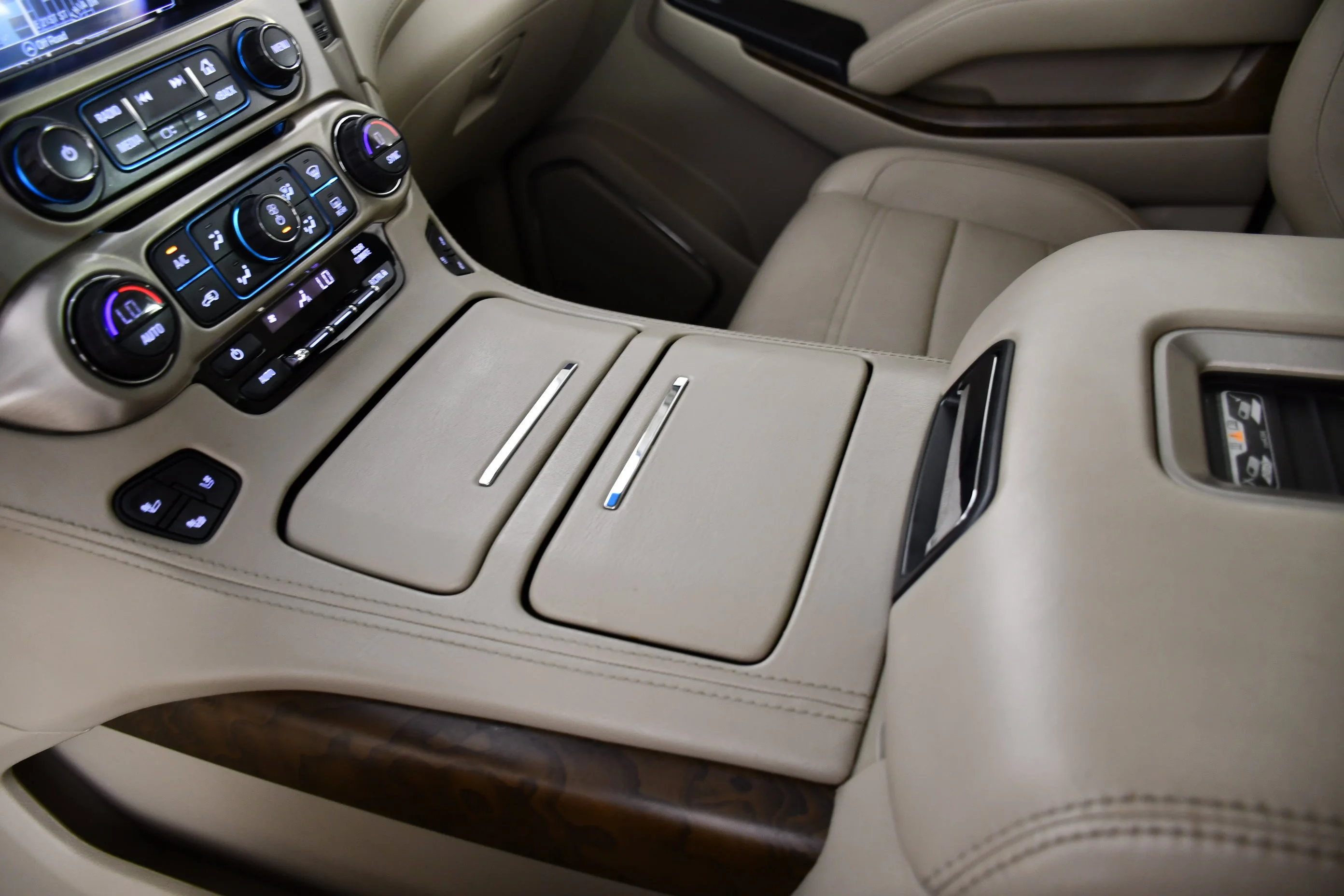 Used 2018 Onyx Black GMC Denali image 33