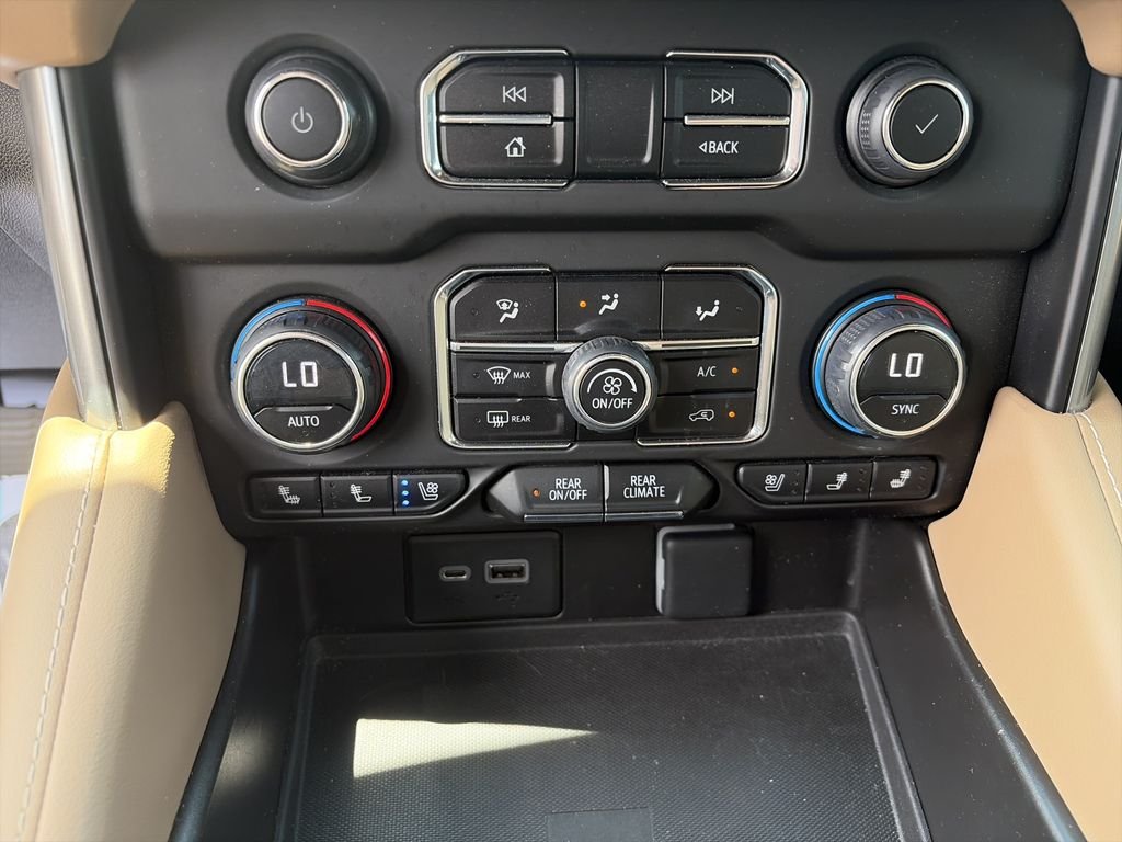 Certified Used 2023 Iridescent Pearl Tricoat Chevrolet Premier image 26