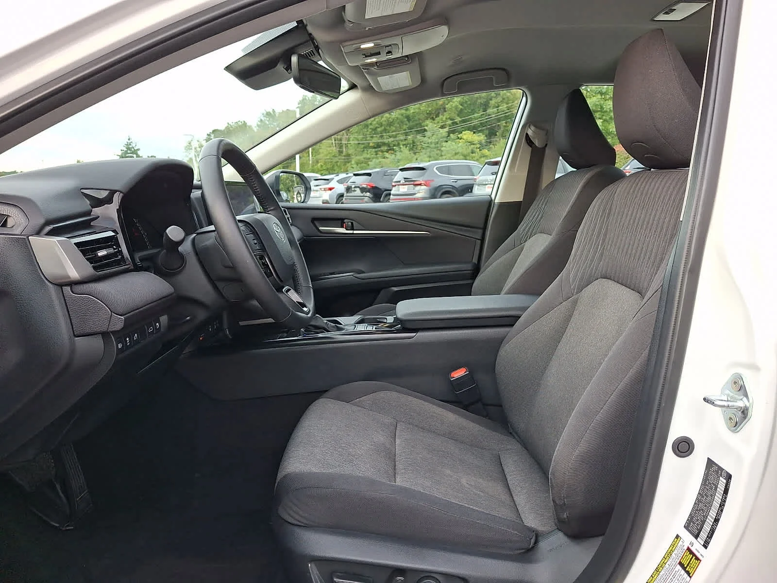 Used 2025 Ice Cap Toyota LE image 16