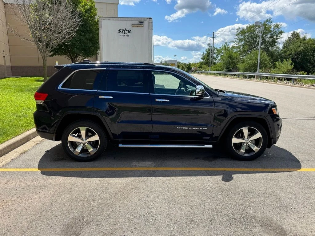 Certified Used 2015 True Blue Pearlcoat Jeep Limited image 3