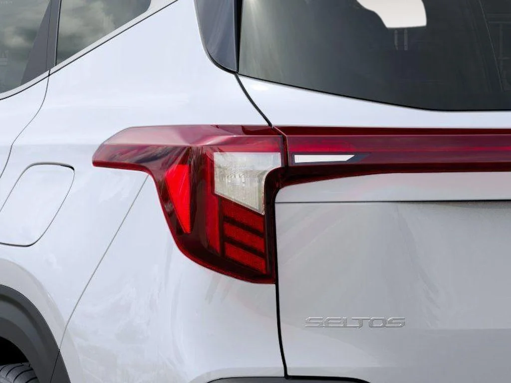 New 2026 White Kia SX image 11
