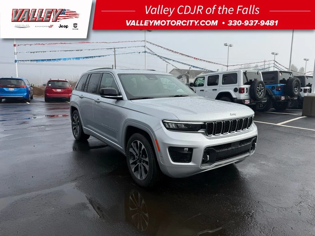 New 2025 Silver Zynith Exterior Paint Jeep Overland image 1