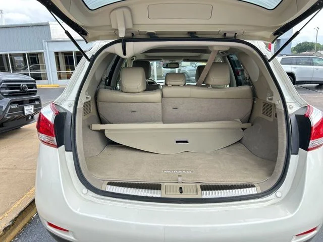 Used 2012 White Nissan SL image 11