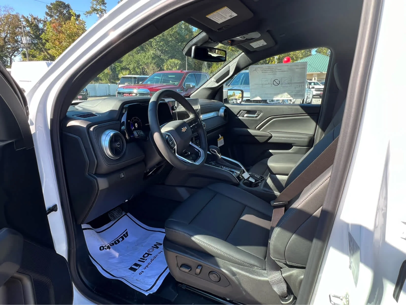 2026 Chevrolet Colorado LT - Photo 10