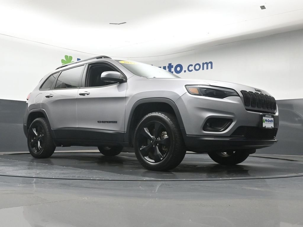 Used 2019 Silver Jeep Latitude Plus image 26