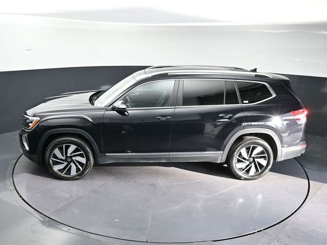 Used 2025  Volkswagen 2.0T SEL image 30