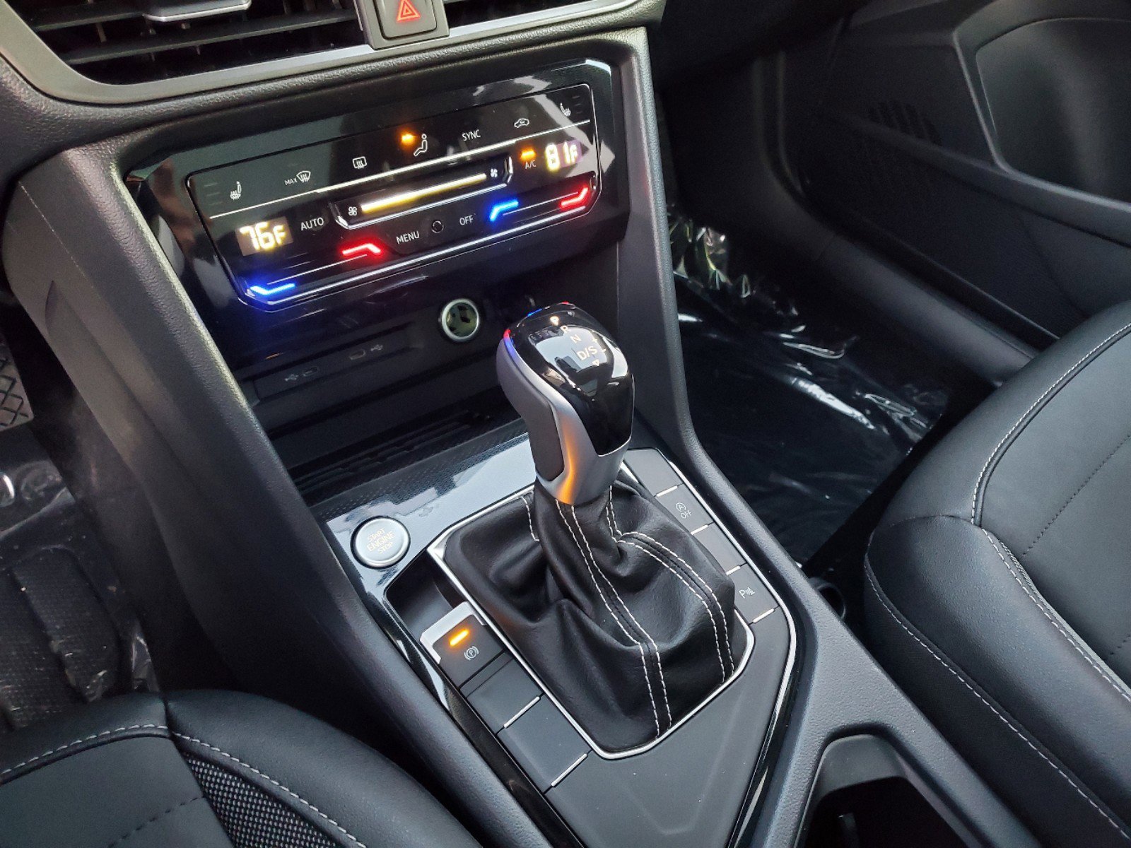 2025 Volkswagen Taos SE Black - Photo 10