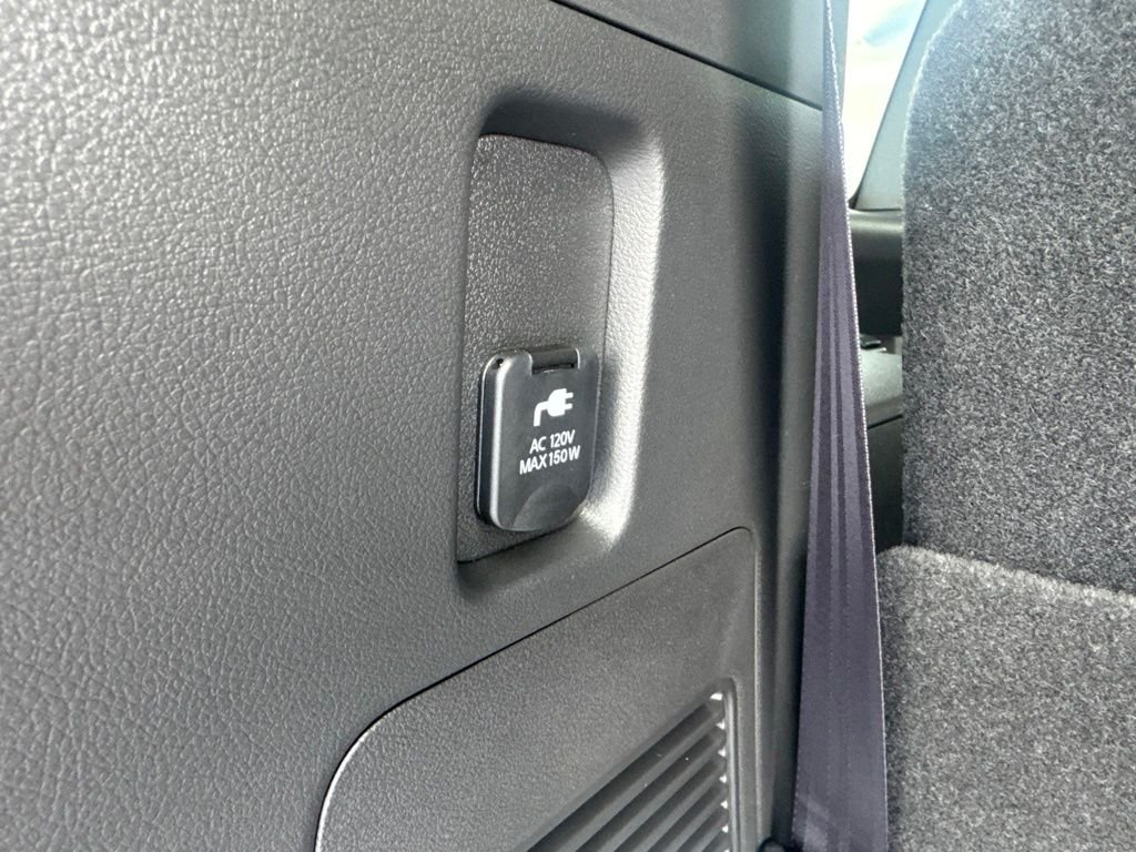 New 2026 White Nissan Platinum image 21
