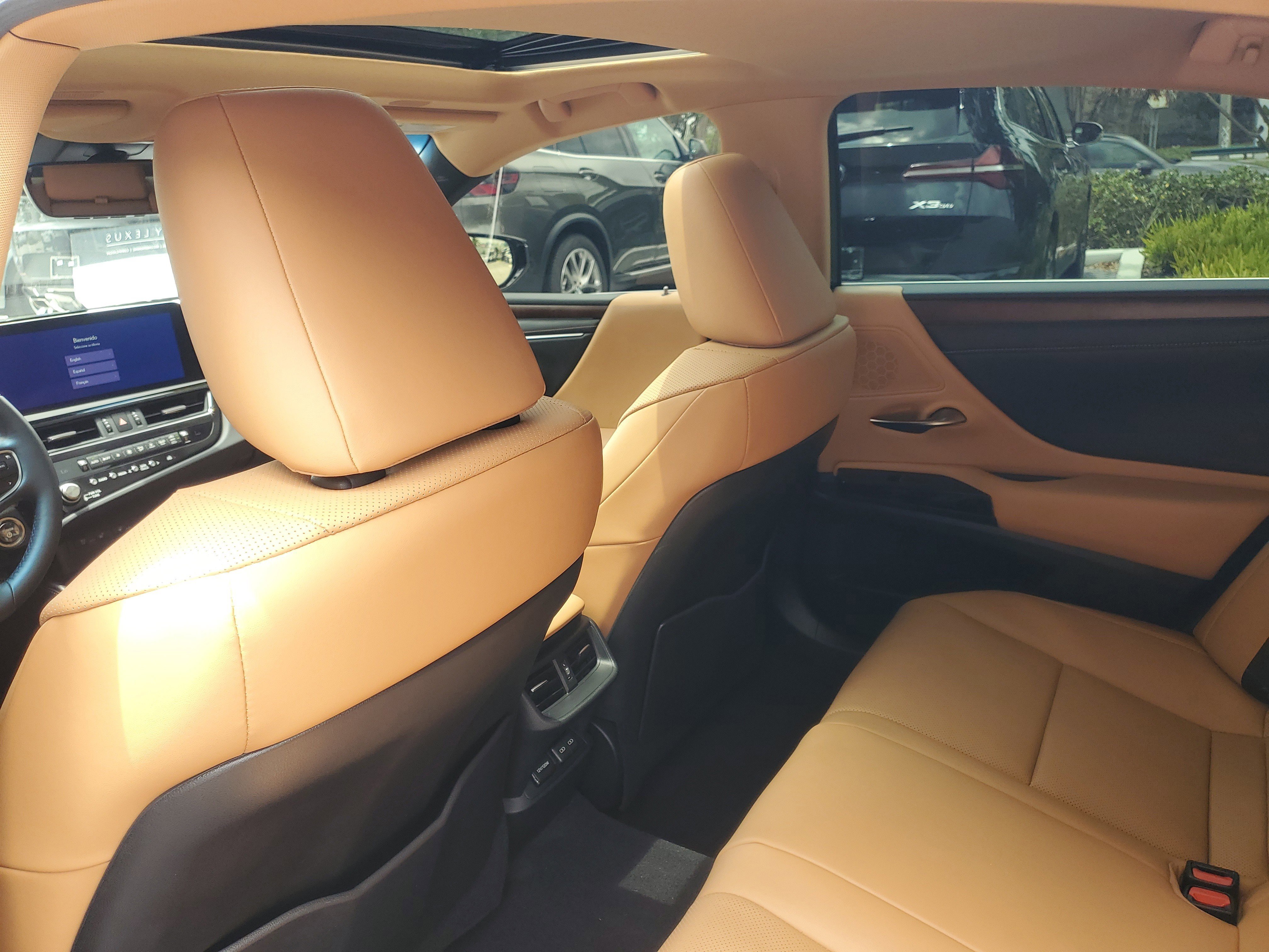 Used 2025 Mica Lexus ES 300h image 12