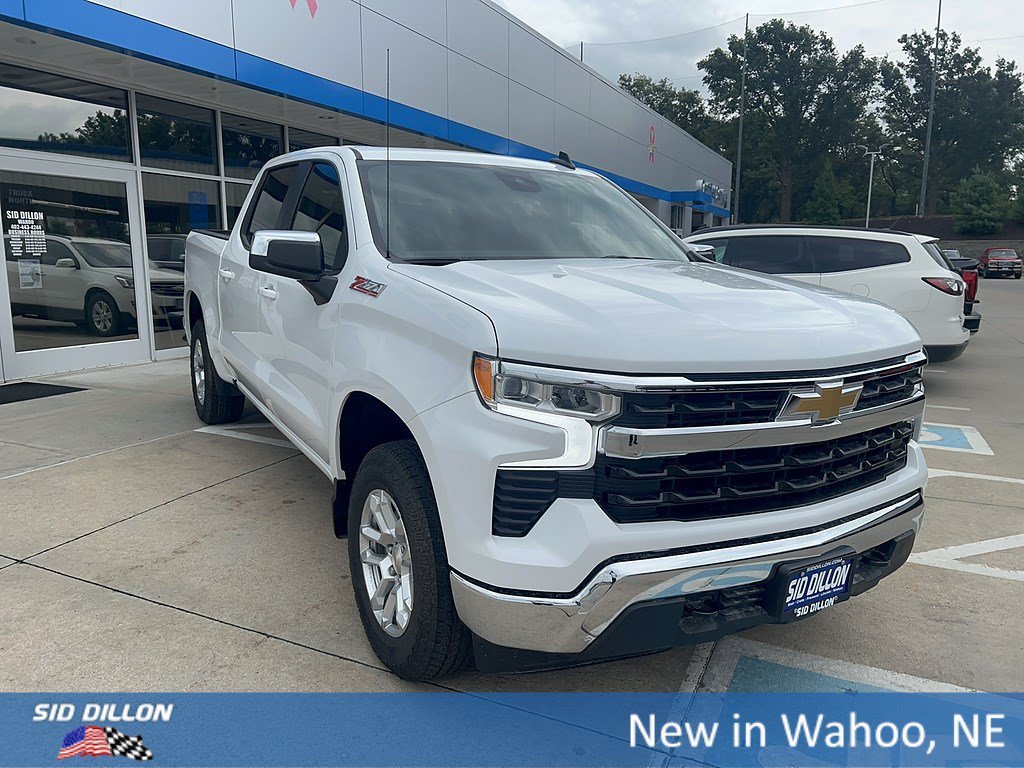 New 2026 Summit White Chevrolet LT image 8