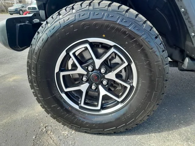 Used 2024 Black Jeep Rubicon image 9
