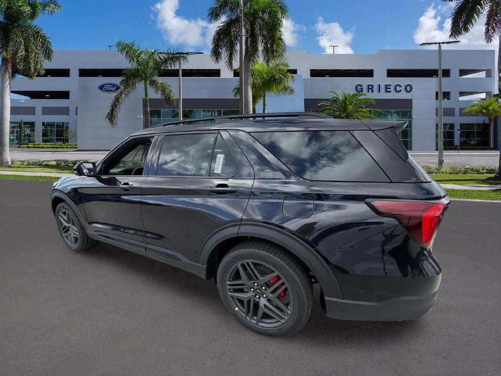 New 2027 Agate Black Metallic Ford ST image 5