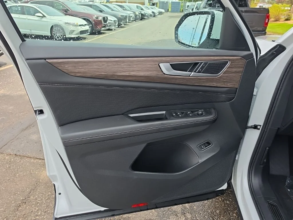 New 2026 Opal White Pearl Volkswagen 2.0T SEL image 16