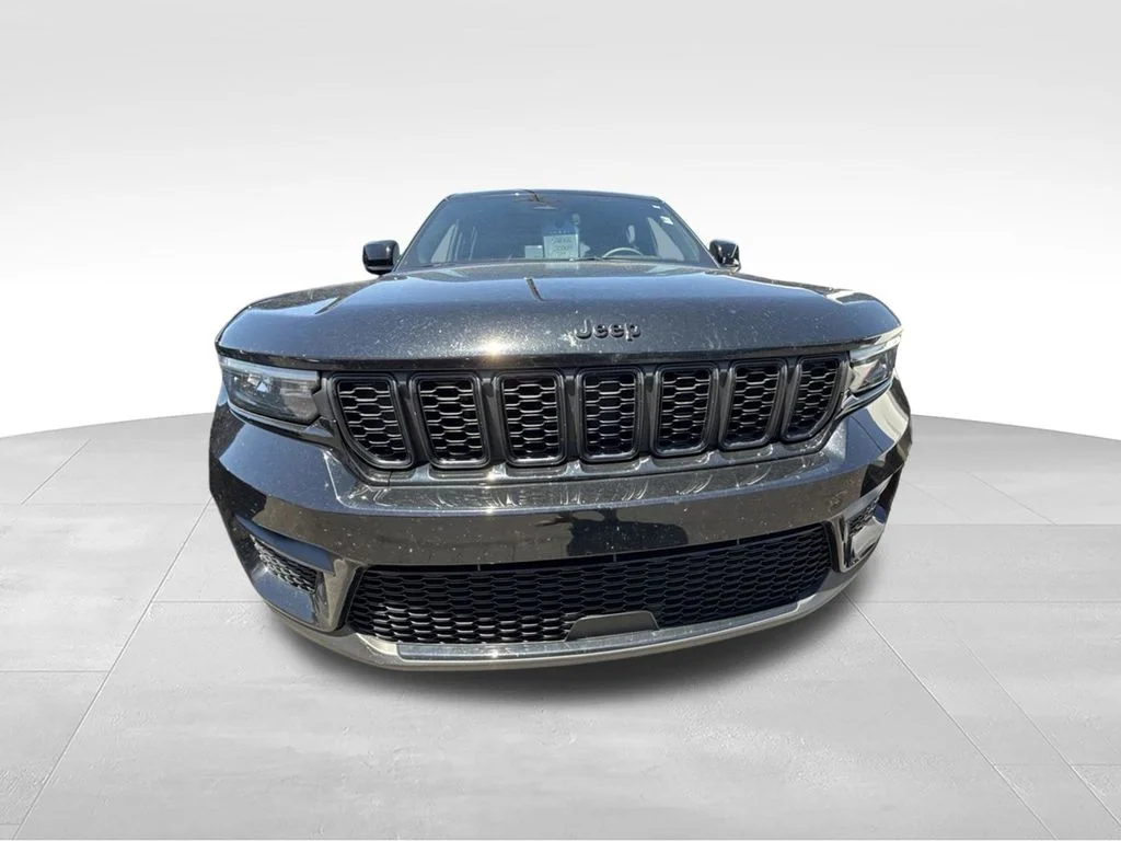 Used 2023 Black Jeep Altitude X image 12
