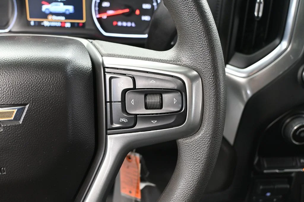 Used 2022 White Chevrolet LT image 22
