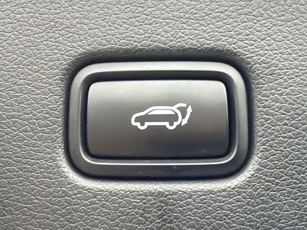 Used 2023 Red Hyundai SEL image 19