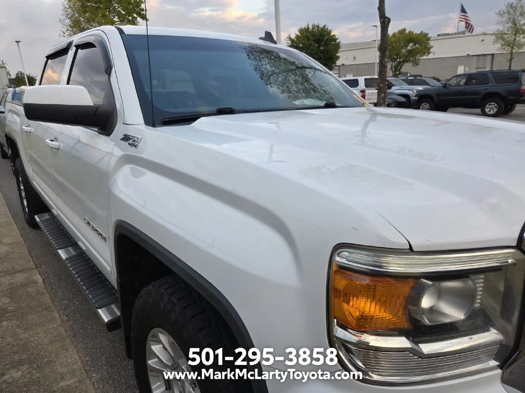 Used 2015 White GMC SLE image 7