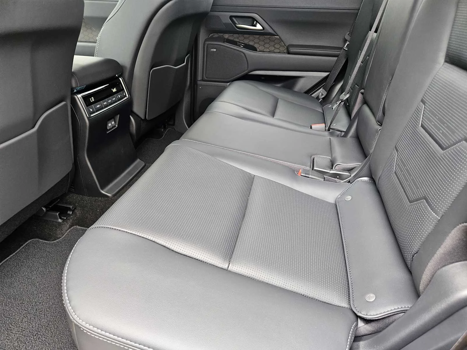 Certified Used 2026 CAVIAR Lexus Luxury image 21
