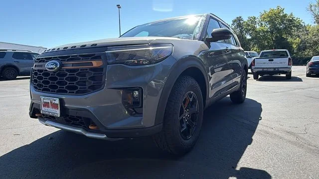 New 2026 Carbonized Gray Metallic Ford Tremor® image 41