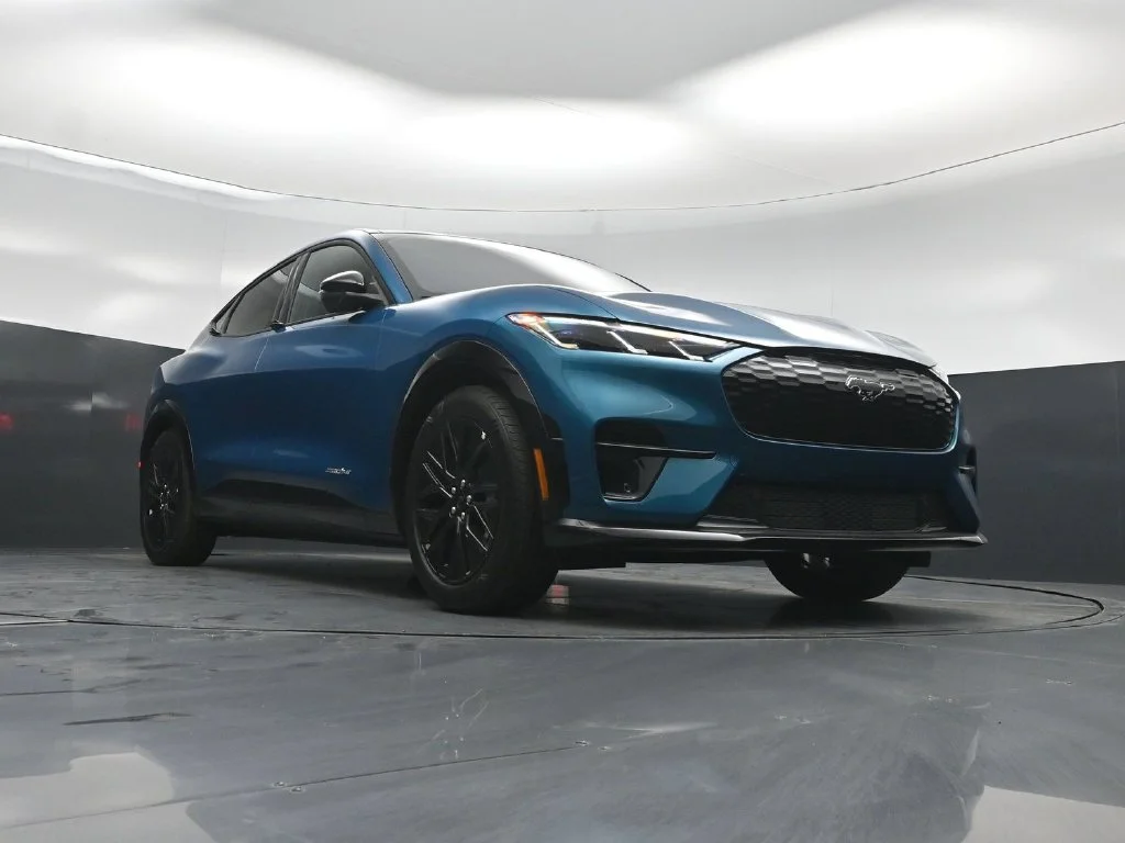 New 2026 Adriatic Blue Metallic Ford Premium image 43