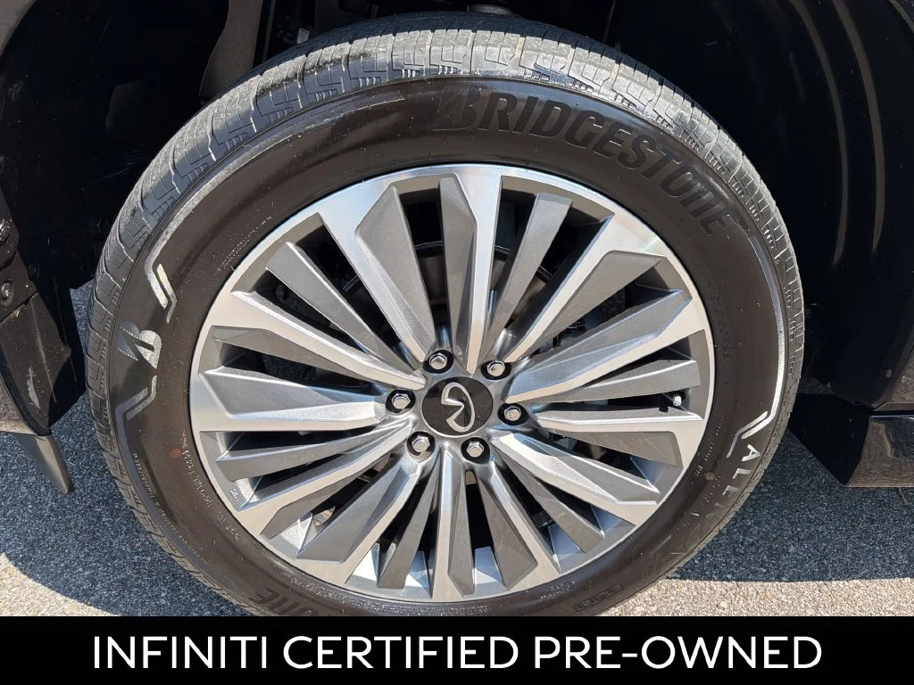 Certified Used 2025 Black Obsidian INFINITI LUXE image 16