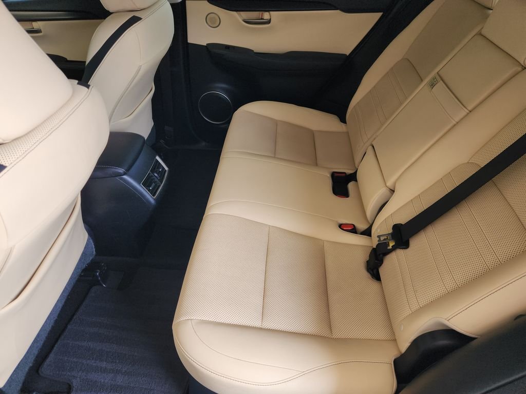 Used 2017 White Lexus 200t image 31