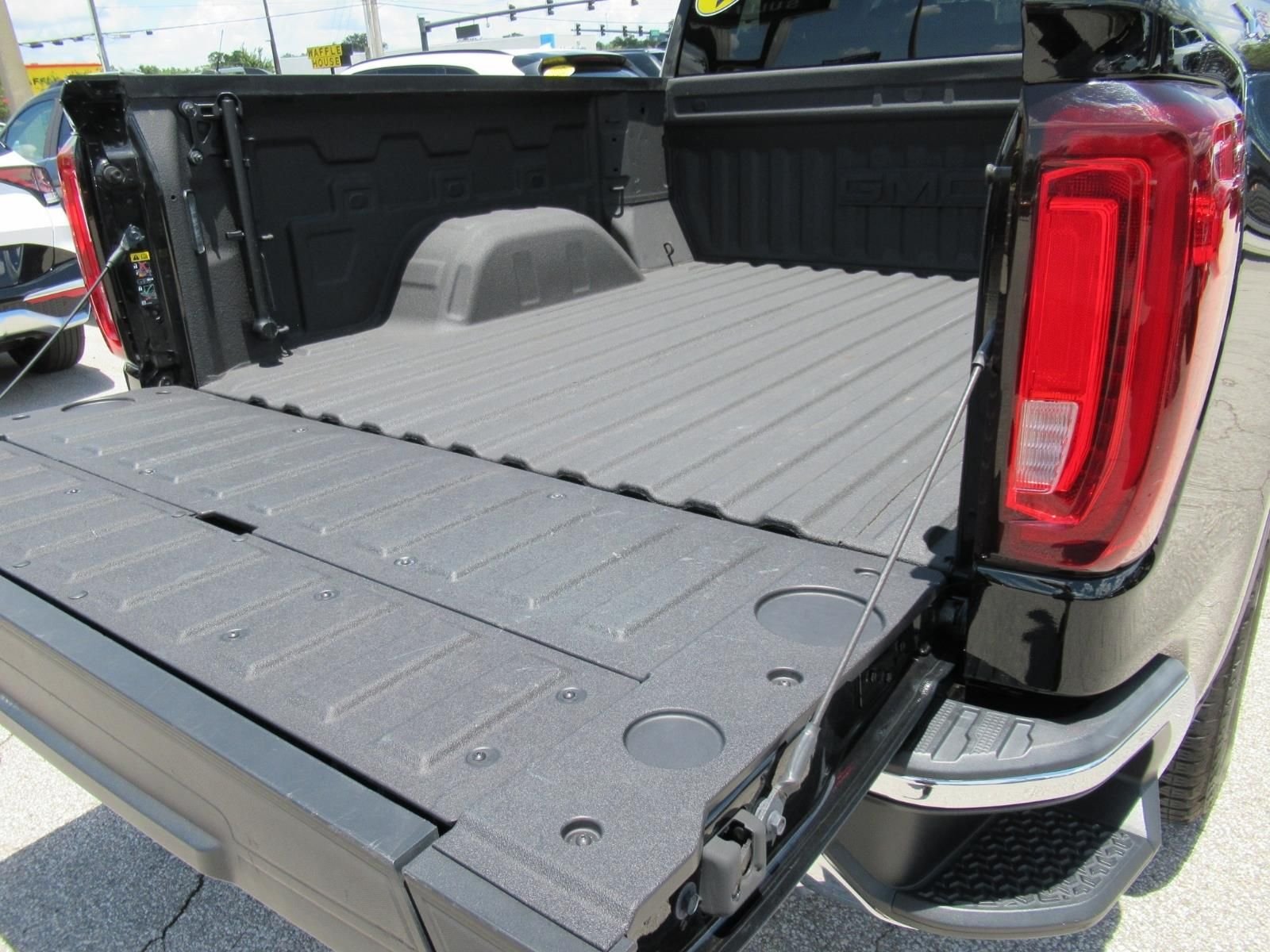 Used 2023 Black GMC SLT image 34
