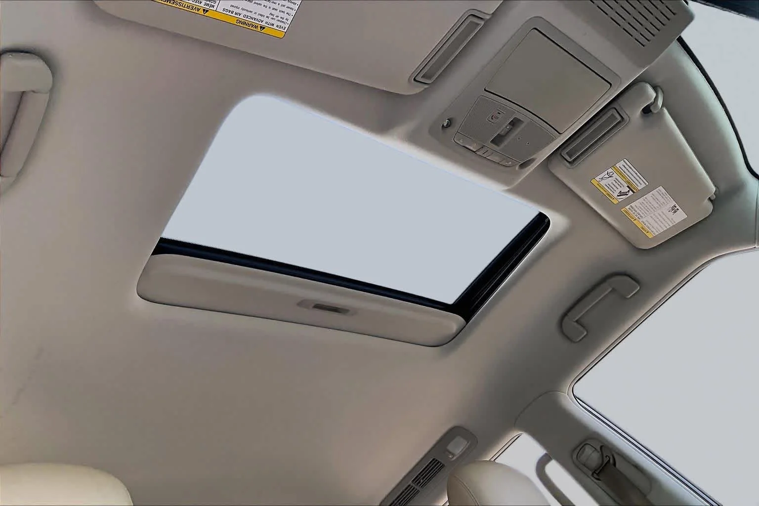 Used 2019 Pearl White Tricoat Nissan SL image 14