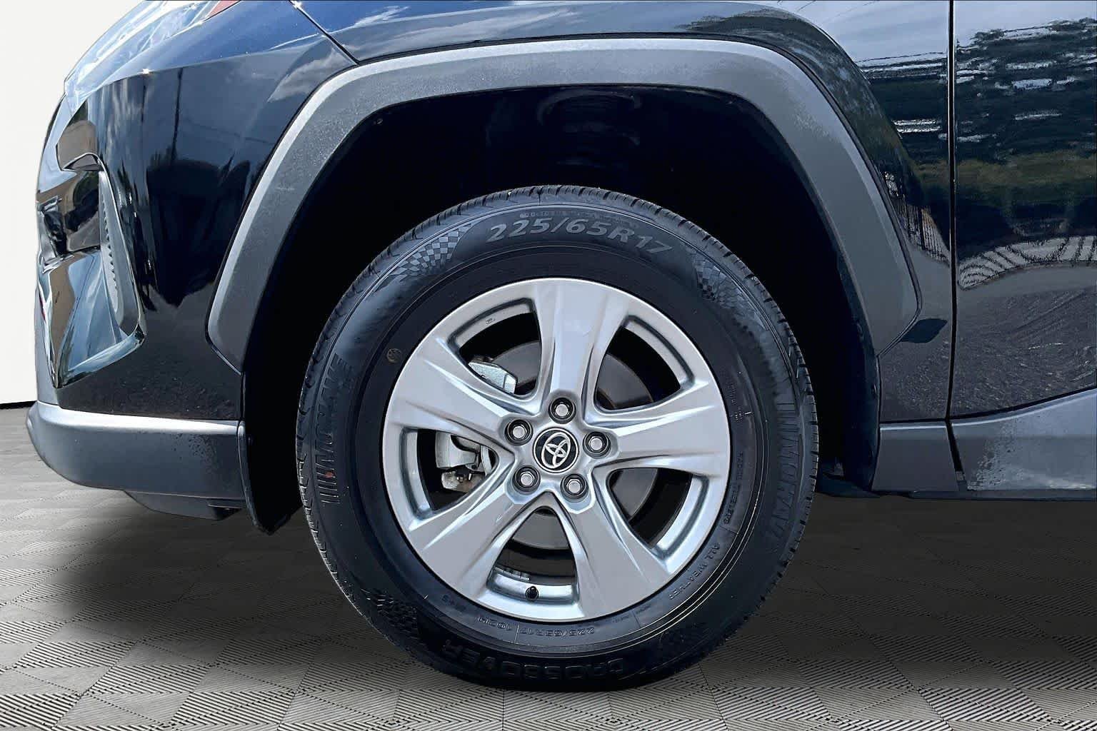 Used 2025 Midnight Black Metallic Toyota XLE image 11