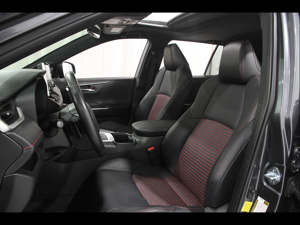 Used 2022 Magnetic Gray Metallic w/Midnight Black Metallic Roof Toyota XSE image 5