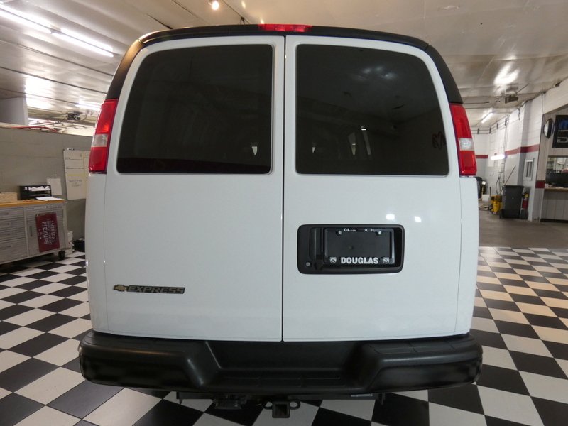 Used 2023 SUMMIT WHITE Chevrolet RWD 2500 135" image 5