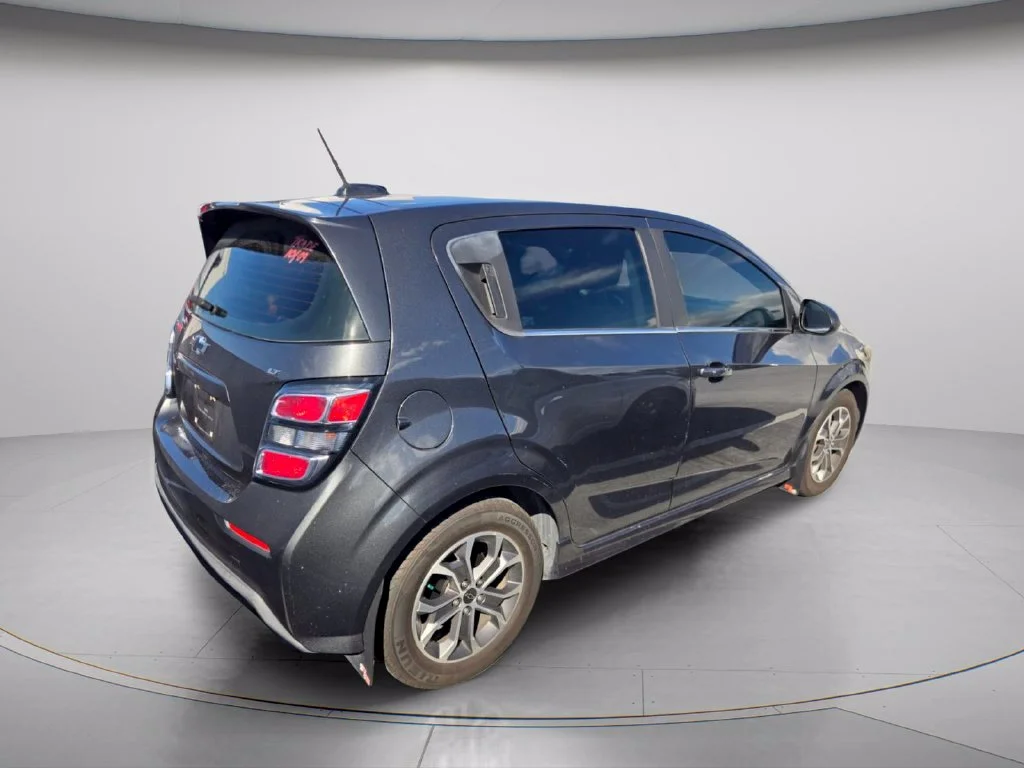 Used 2018 Gray Chevrolet LT image 5