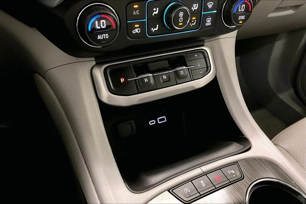 2023 GMC Acadia SLT - Photo 16