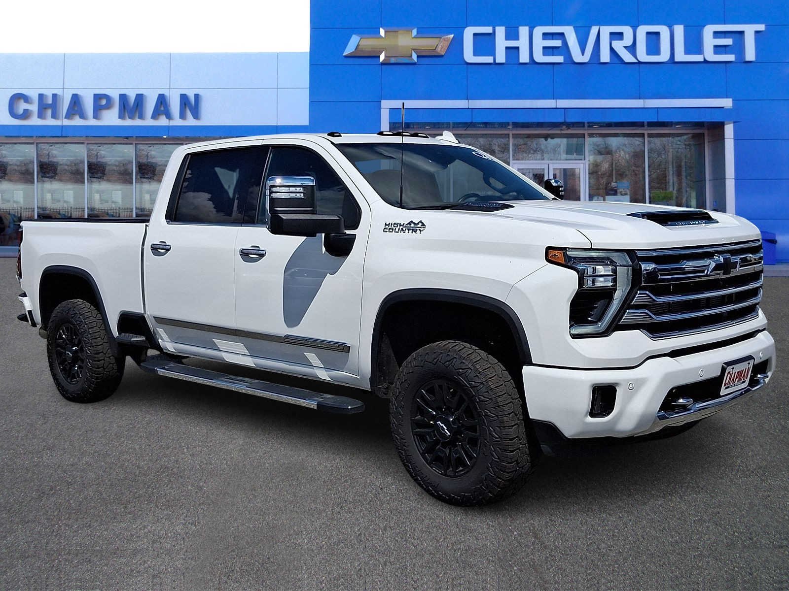 Used 2024 Summit White Chevrolet High Country image 1