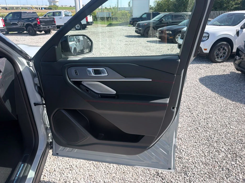 New 2027 Avalanche Gray Ford ST image 37