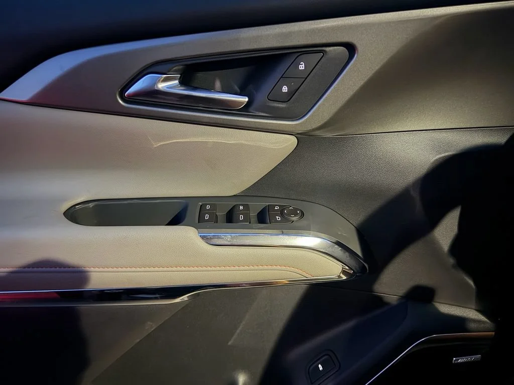 New 2027 Mosaic Black Metallic Chevrolet LT image 10
