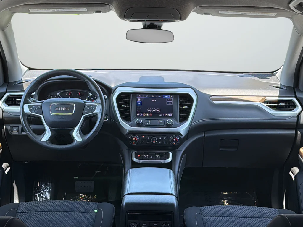 Used 2023 White GMC SLE image 12