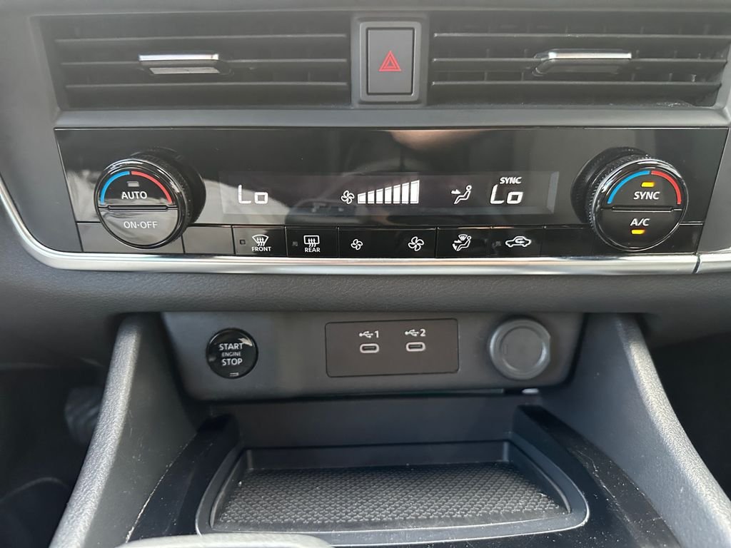 Used 2024 Gray Nissan SV image 28