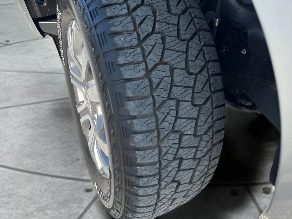 Used 2019 Silver Ford Lariat image 32