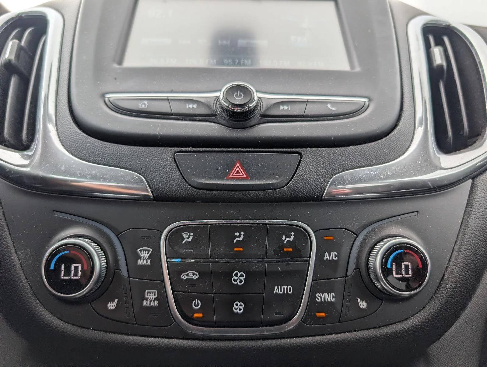 Used 2018 MOSAIC BLACK METALLIC Chevrolet LT image 16