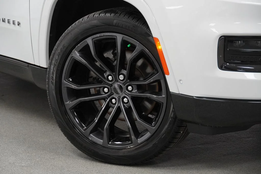 Used 2024 White Jeep Series III image 4