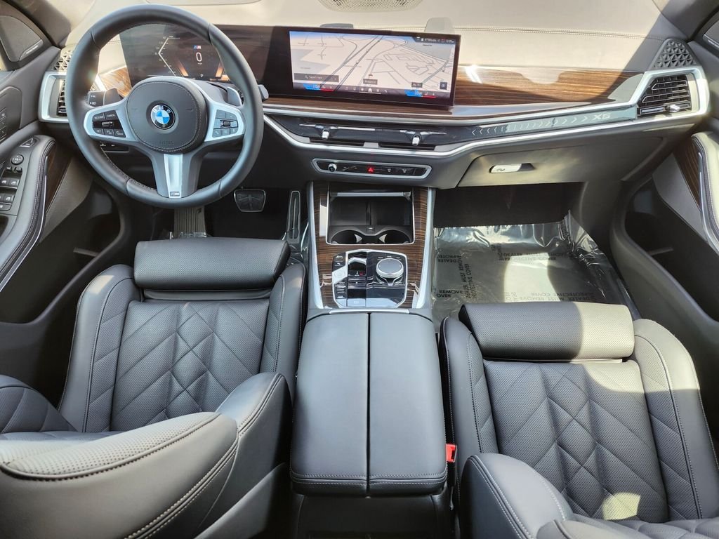 Used 2025 Black BMW xDrive40i image 12