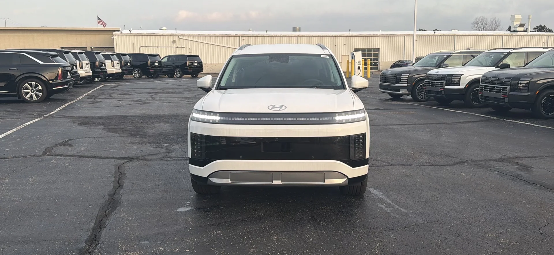 New 2026 Snow White Pearl Hyundai SEL image 2