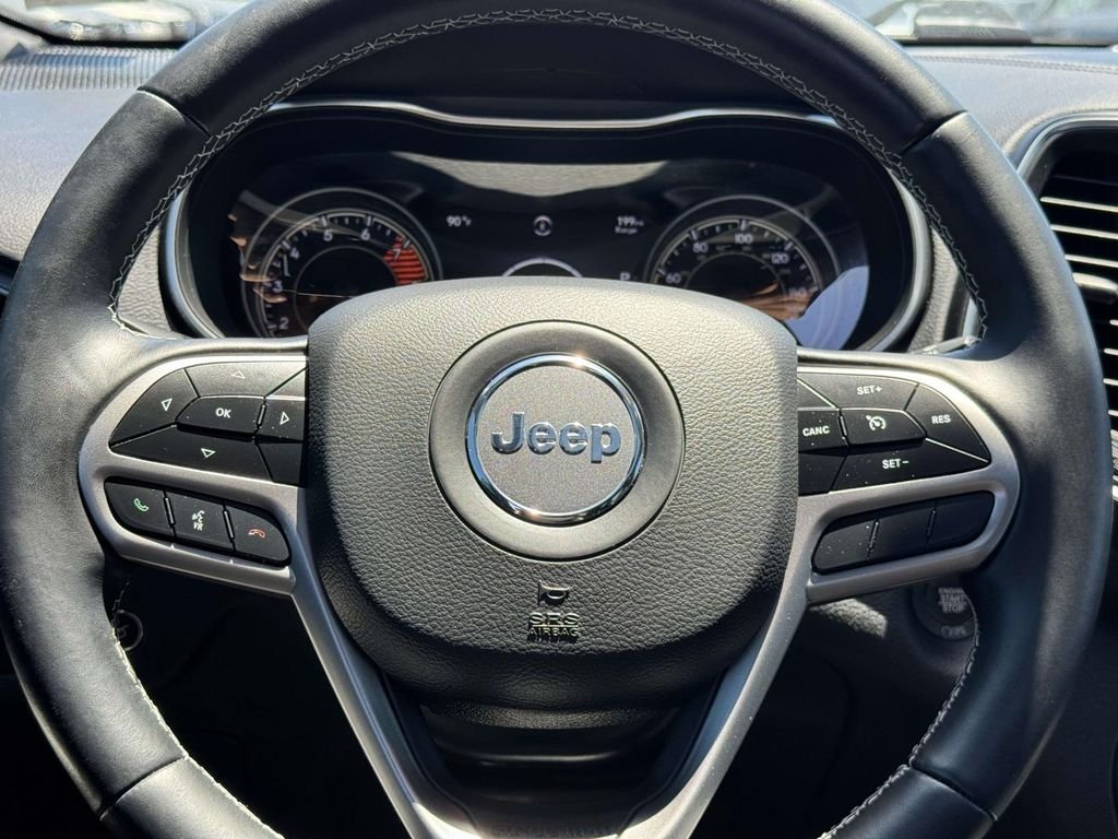 Used 2021 Green Jeep Latitude Lux image 18