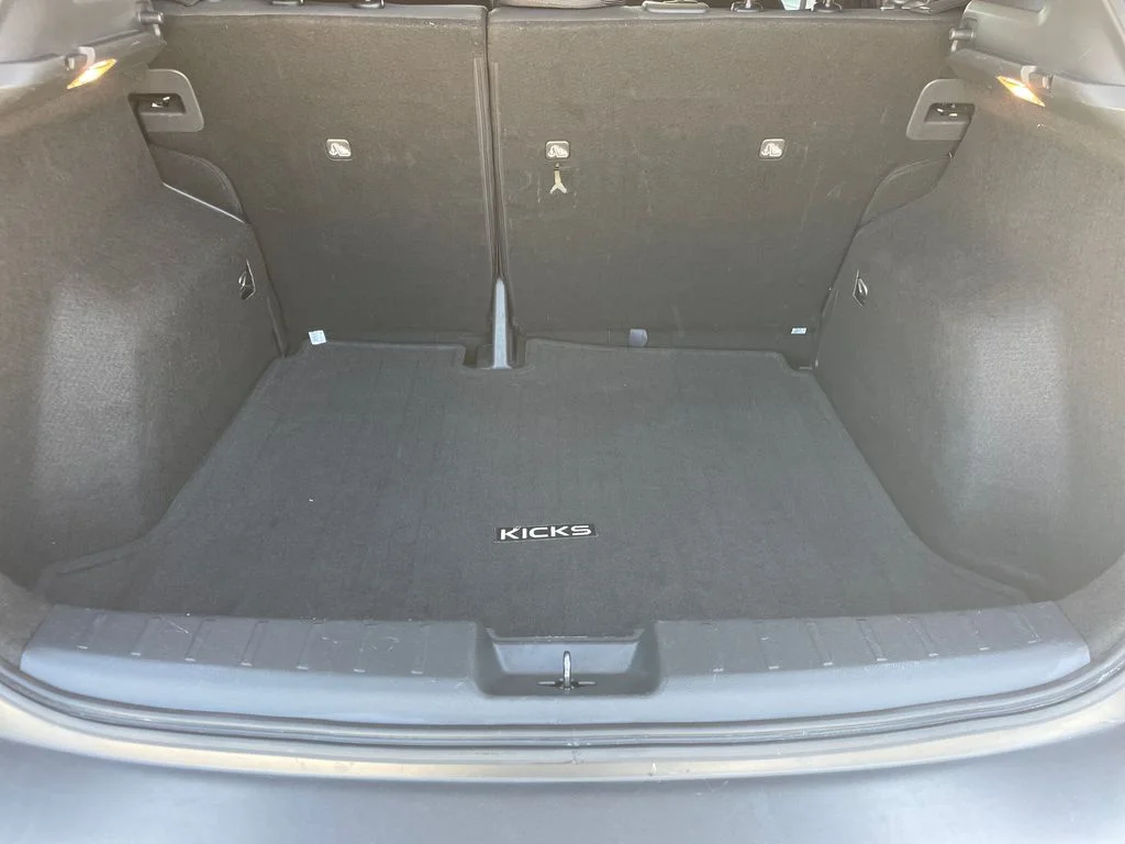 Used 2025 Blue Nissan S image 23