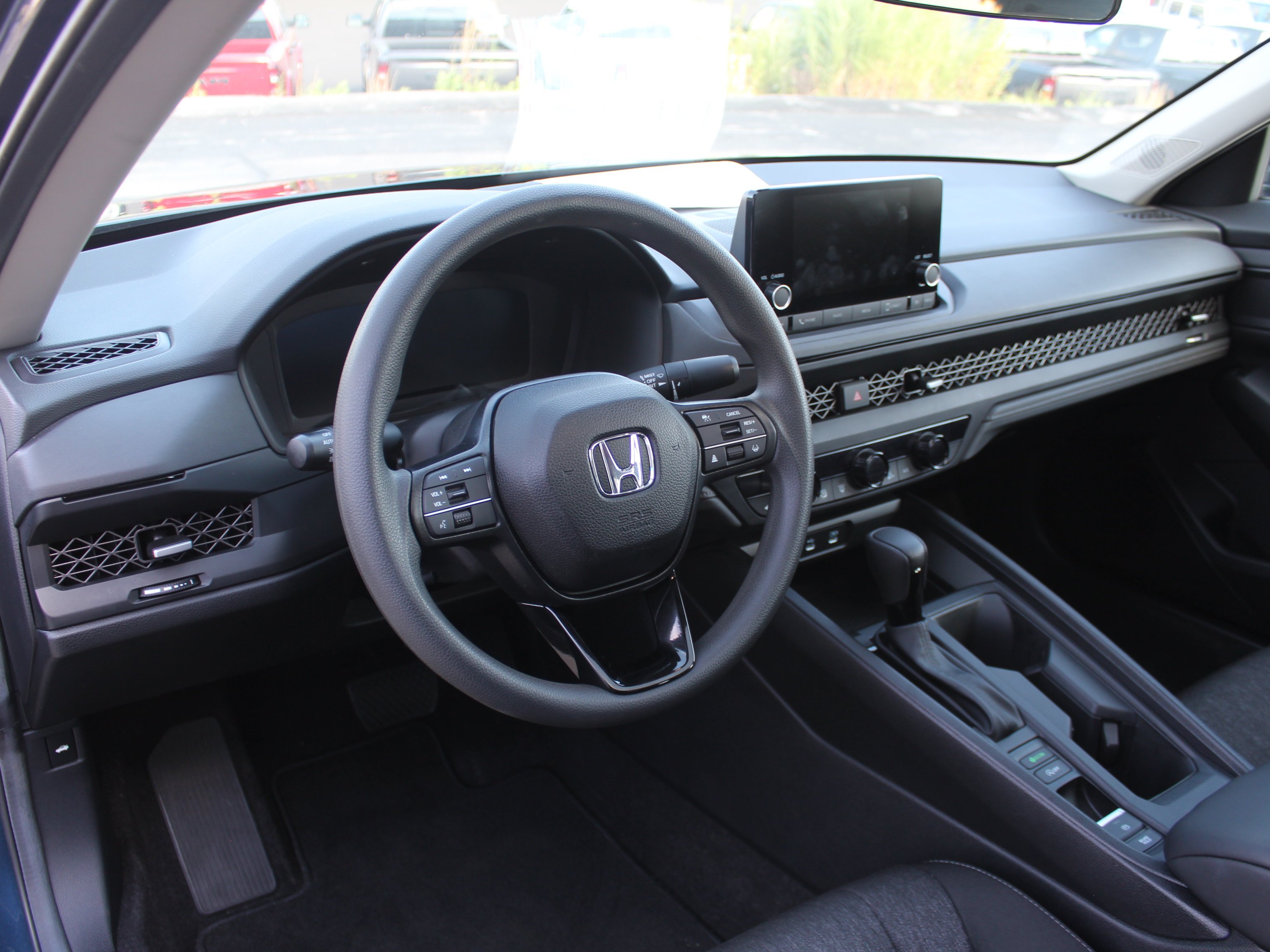 Used 2025 Blue Honda SE image 22