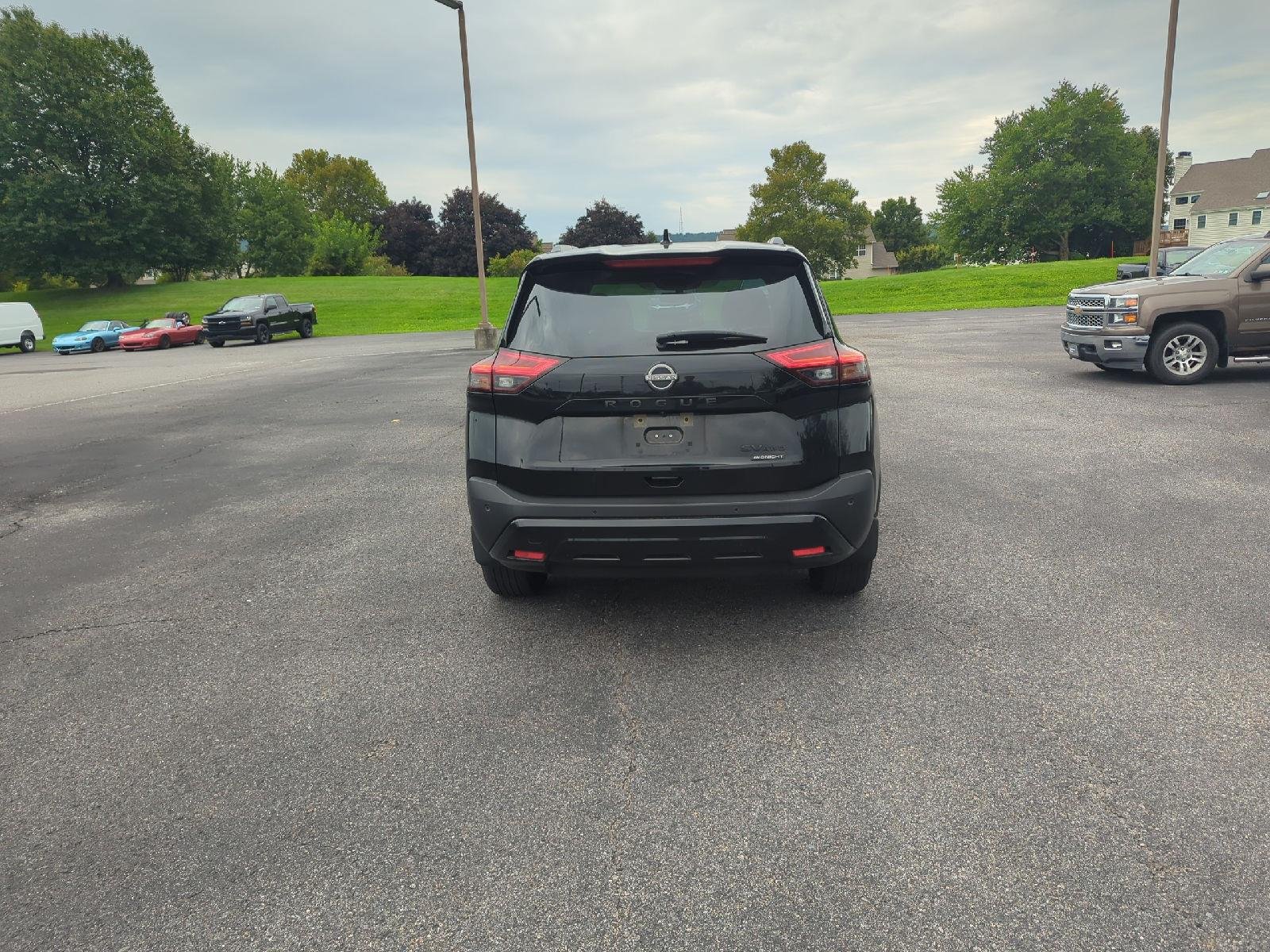 Used 2023 Super Black Nissan SV image 6